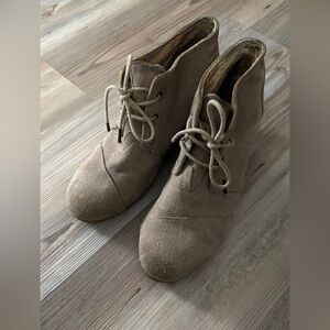 Toms Women's Suede Ankle Booties